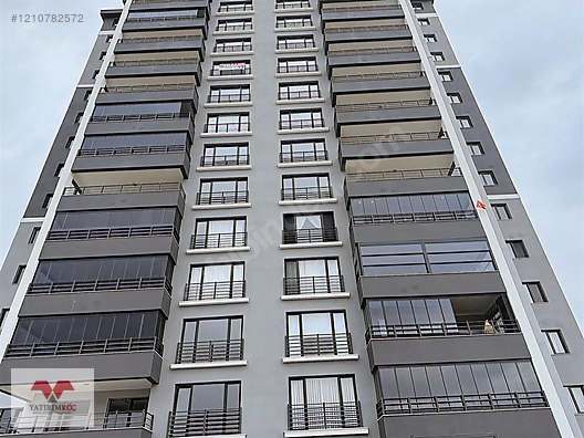 SUSUZ'DA İSTANBUL YOLUNA CEPHE 4+1 OTURUMA HAZIR DAİRE